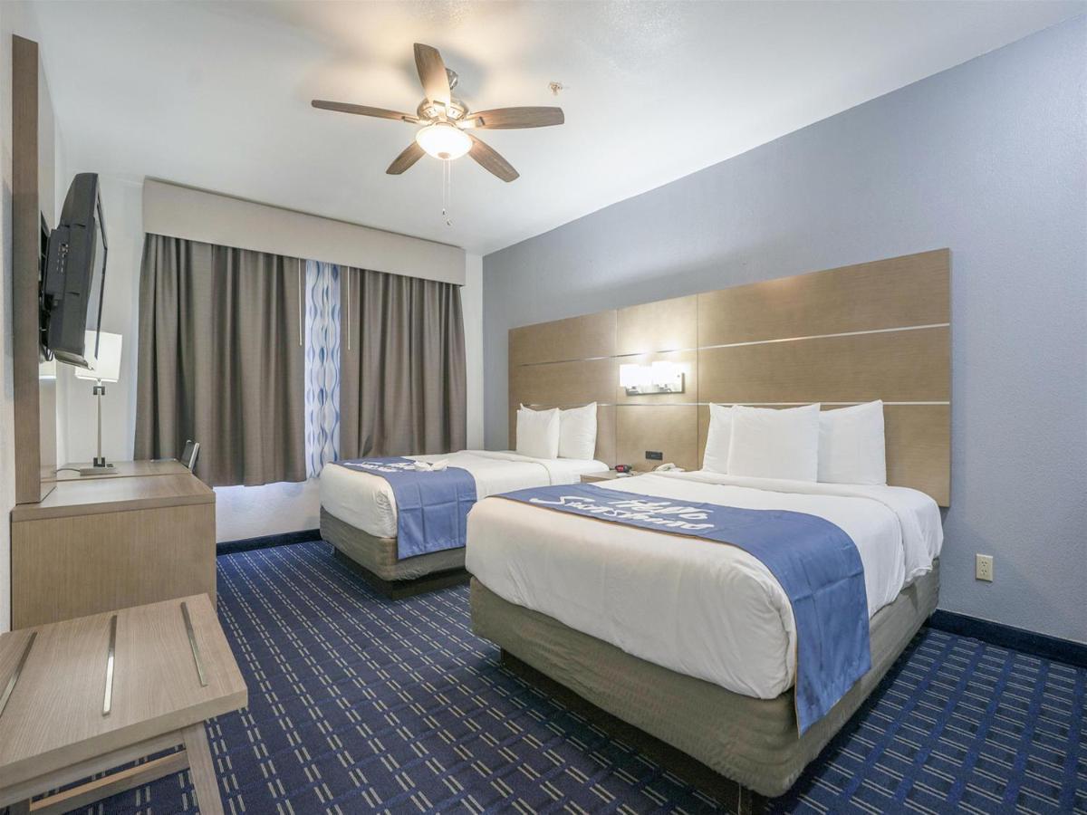 Days Inn & Suites By Wyndham Webster Nasa-Clearlake-Houston Экстерьер фото