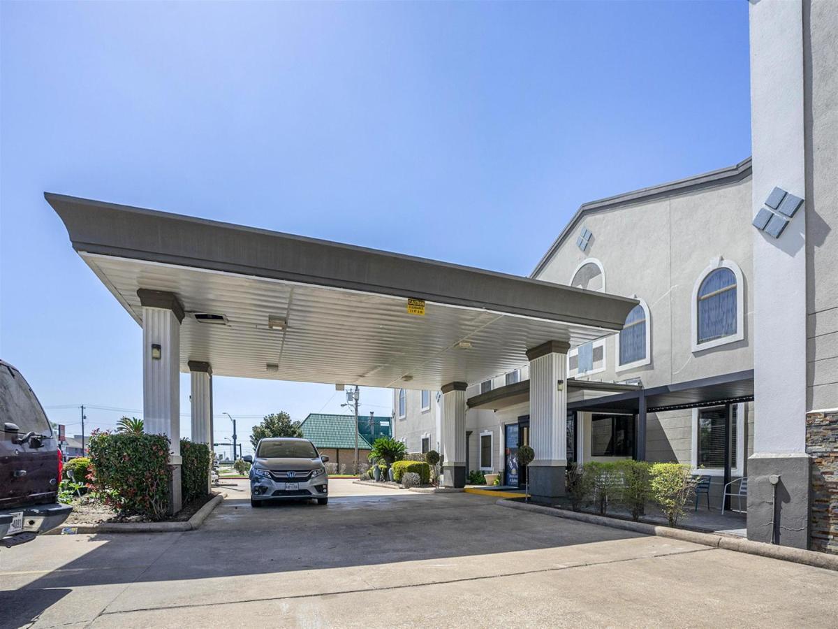 Days Inn & Suites By Wyndham Webster Nasa-Clearlake-Houston Экстерьер фото