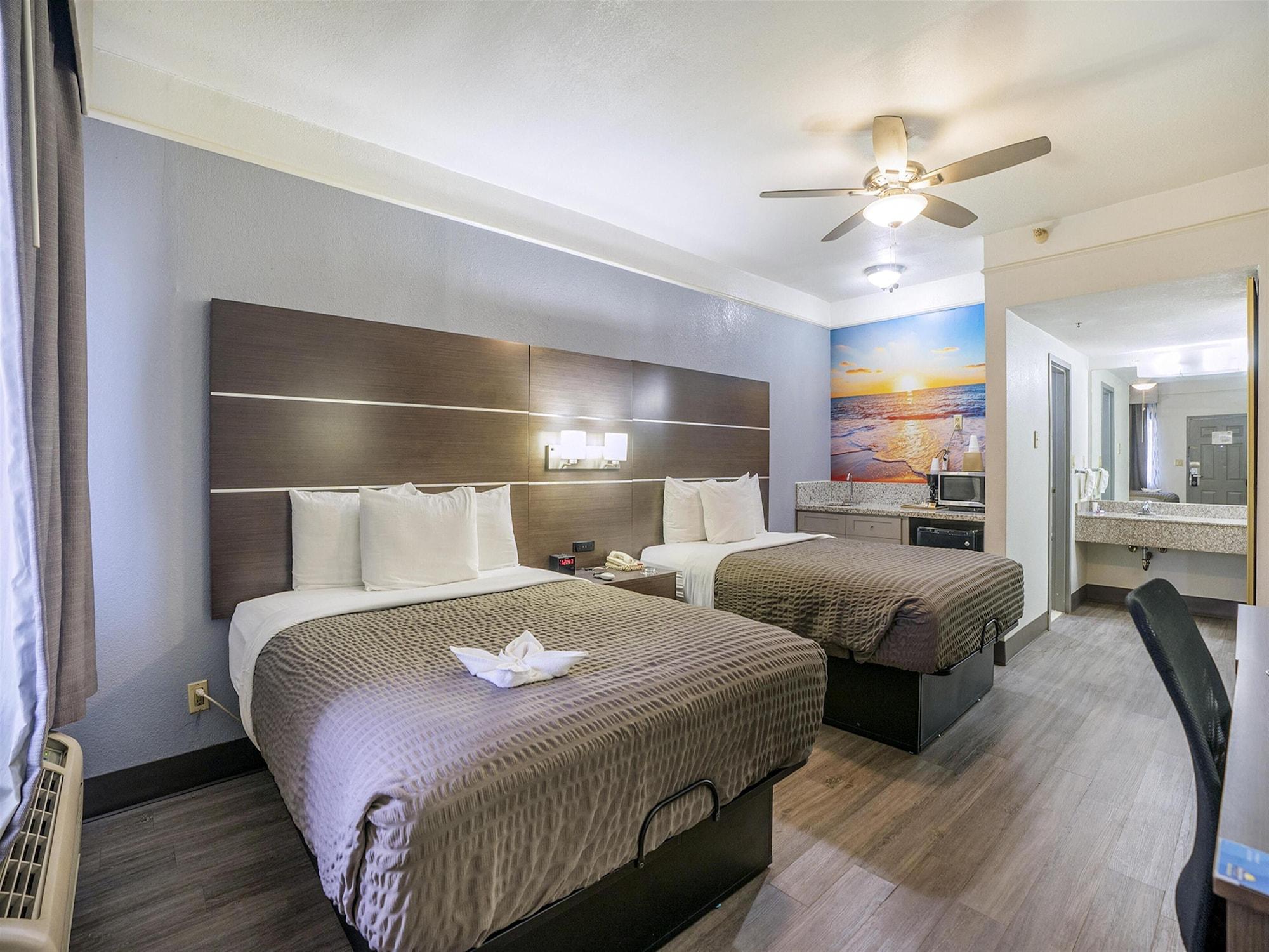 Days Inn & Suites By Wyndham Webster Nasa-Clearlake-Houston Экстерьер фото