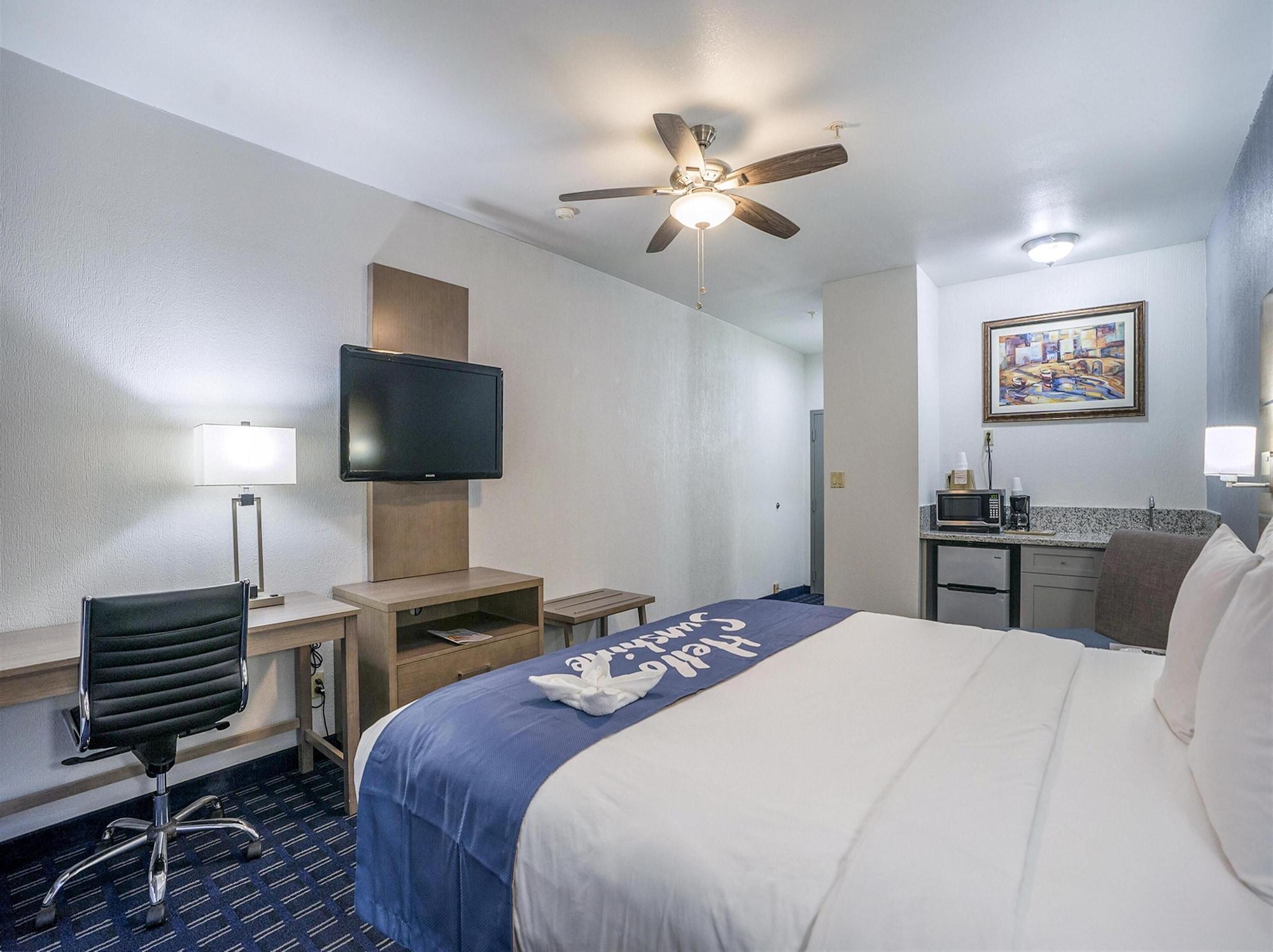 Days Inn & Suites By Wyndham Webster Nasa-Clearlake-Houston Экстерьер фото