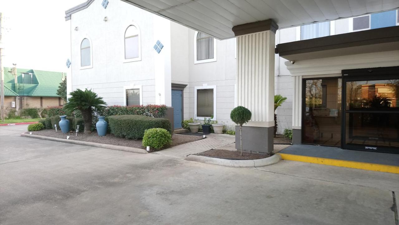 Days Inn & Suites By Wyndham Webster Nasa-Clearlake-Houston Экстерьер фото